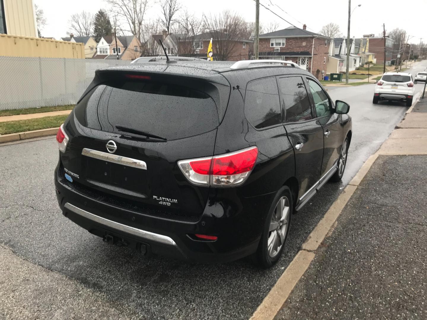 2013 Black /Tan Nissan Pathfinder Platinum (5N1AR2MM2DC) with an 3.5 V6 engine, Automatic transmission, located at 577 Chester Pike, Prospect Park, PA, 19076, (610) 237-1015, 39.886154, -75.302338 - Photo#4